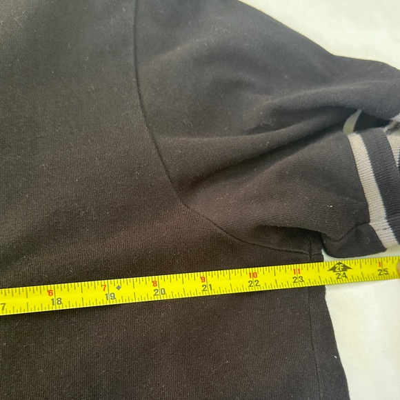 GUESS Black Tee with White Accents XL - Picture 3 of 6